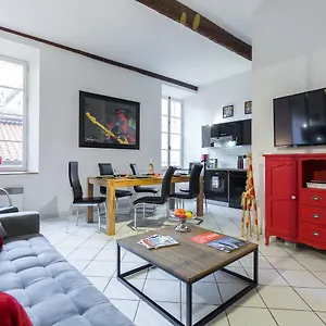 https://ste-reparate-f4-place-rossetti.fr-provencehotel.com